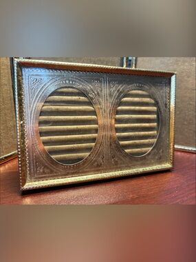 Antique-Style Double Oval Photo Frame in Aged Brass Finish